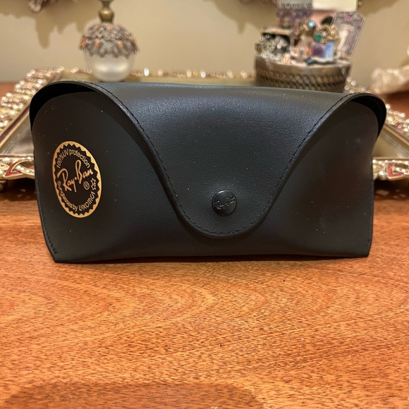 Ray-Ban aviator sunglasses - Picture 2 of 9